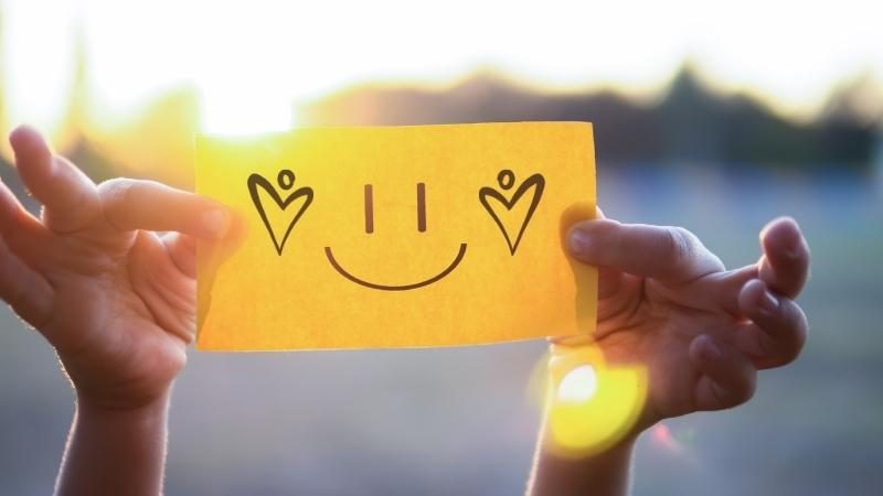 Gelber Zettel mit Smiley-Face